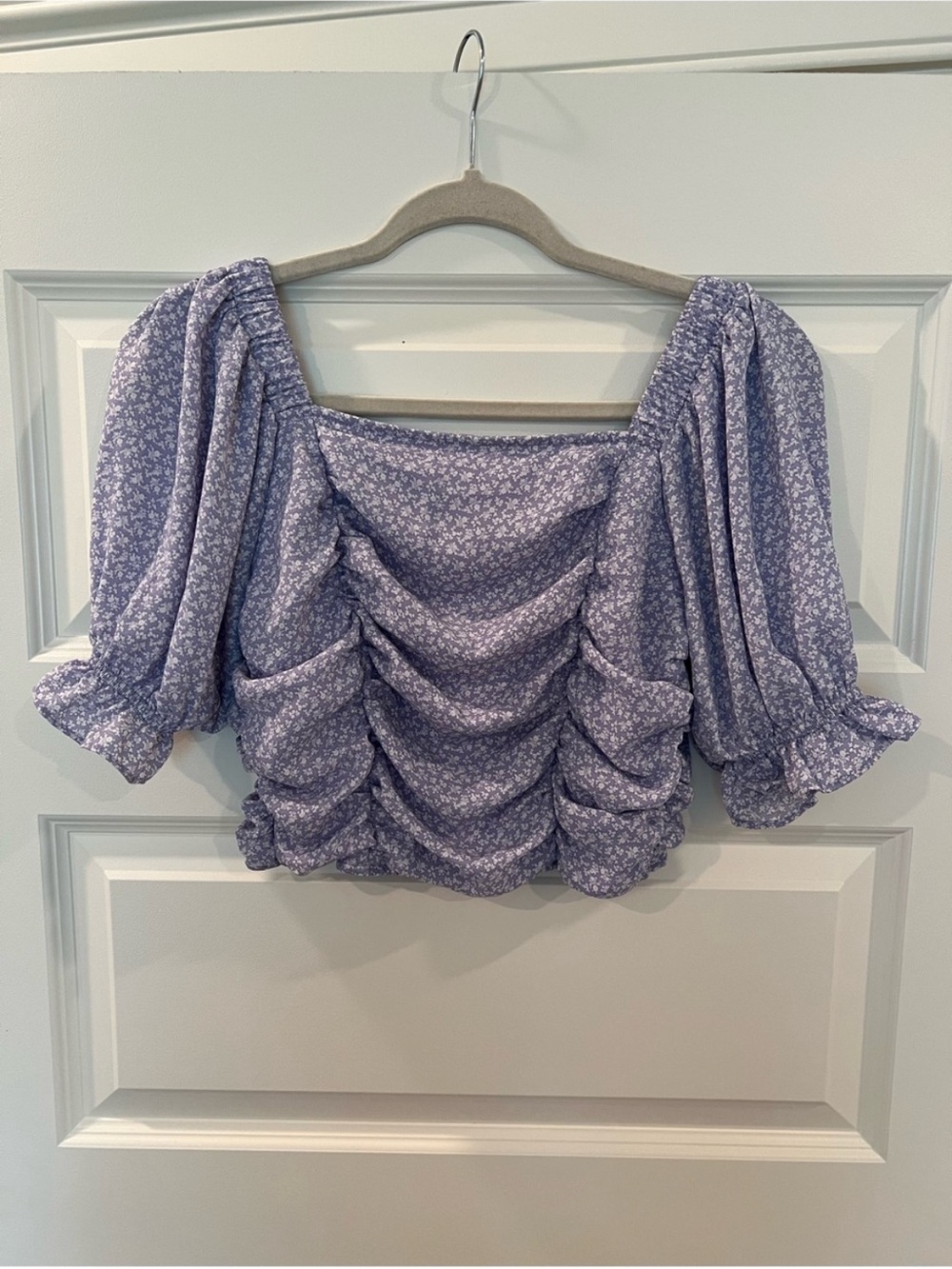 Altar’d State Lavender Ruched Floral Puff Sleeve Smocked Crop Top Medium - Picture 2 of 10